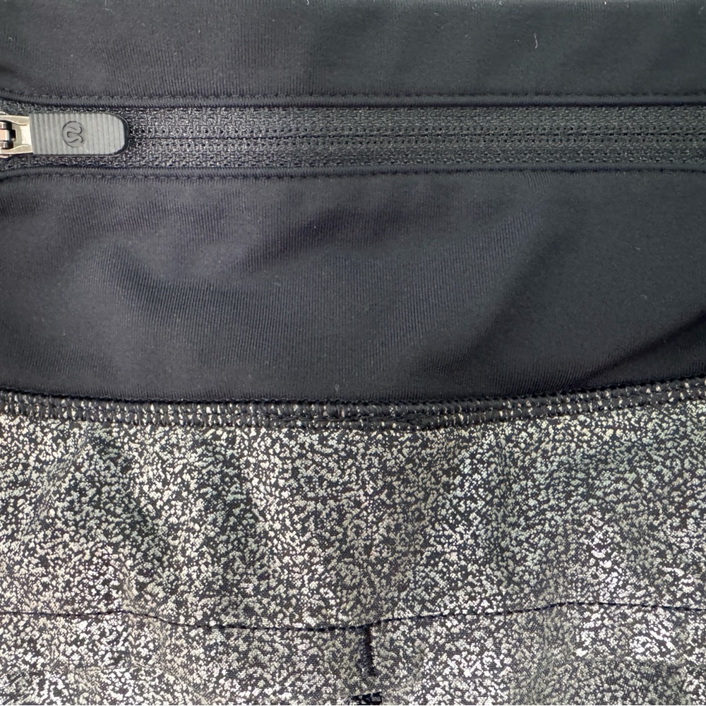 LULULEMON Speed Up 2.5" Shorts Luminosity Foil Metallic Print Black Silver, 8 - Picture 9 of 10
